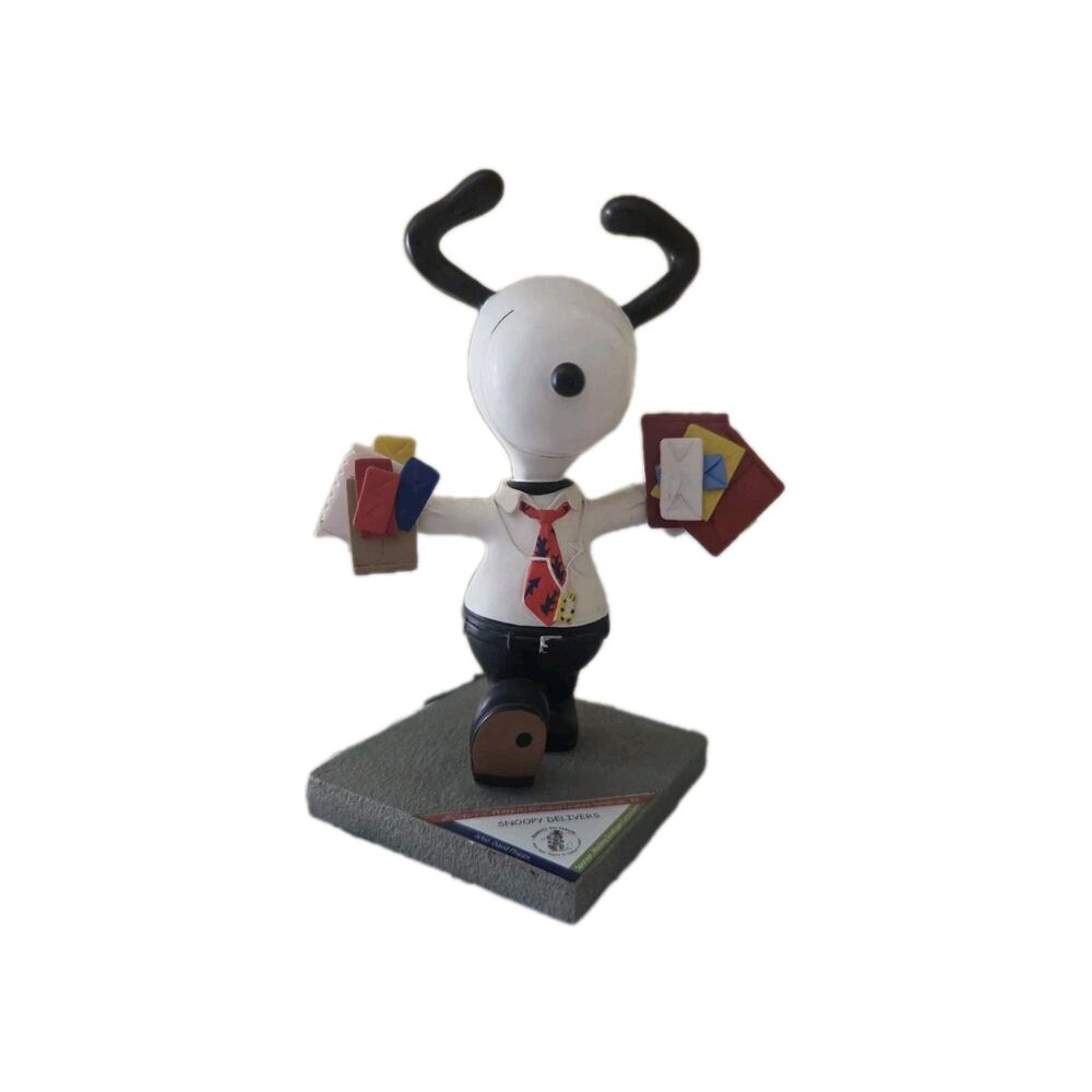 Westland Giftware Snoopy Delivers 8406 Peanuts on Parade